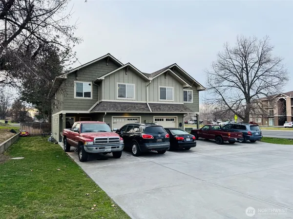 $675,000 | 218 East Whitman Drive, College Place, WA 99324