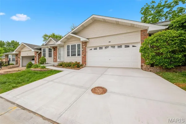 $350,000 | 48 Rue De Paix Drive, Unit 39, Lake St. Louis, MO 63367
