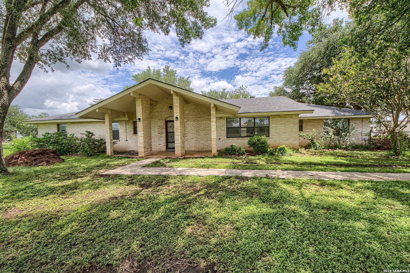 900 North Graytown Road St. Hedwig, TX 78152 - Photo 2 of 47