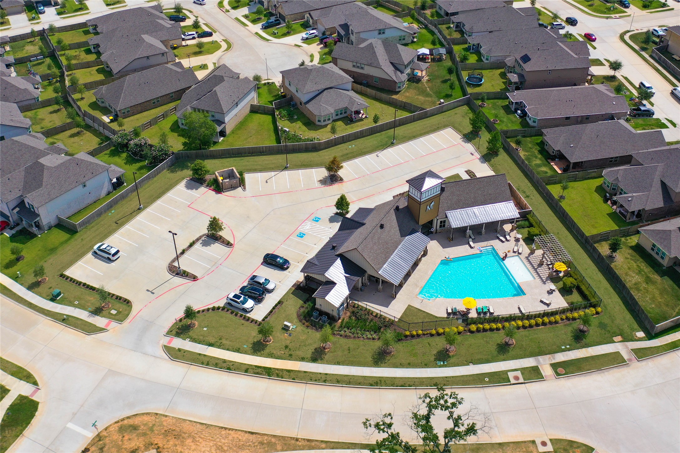 7080 Silverleaf Oak Street Conroe, TX 77304 - Photo 21 of 35 Montgomery Oaks offers more than a Pool. There's also a clubhouse you can rent for your parties.
