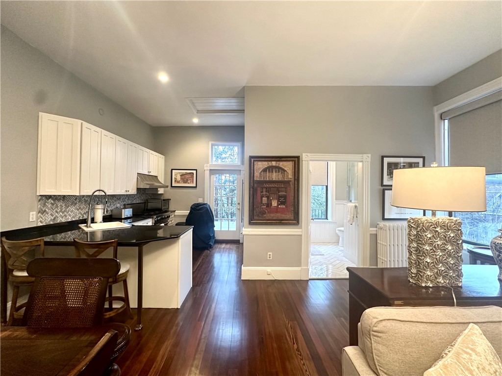10 Young Street, Unit 2 Newport, RI 02840 - Photo 4 of 30