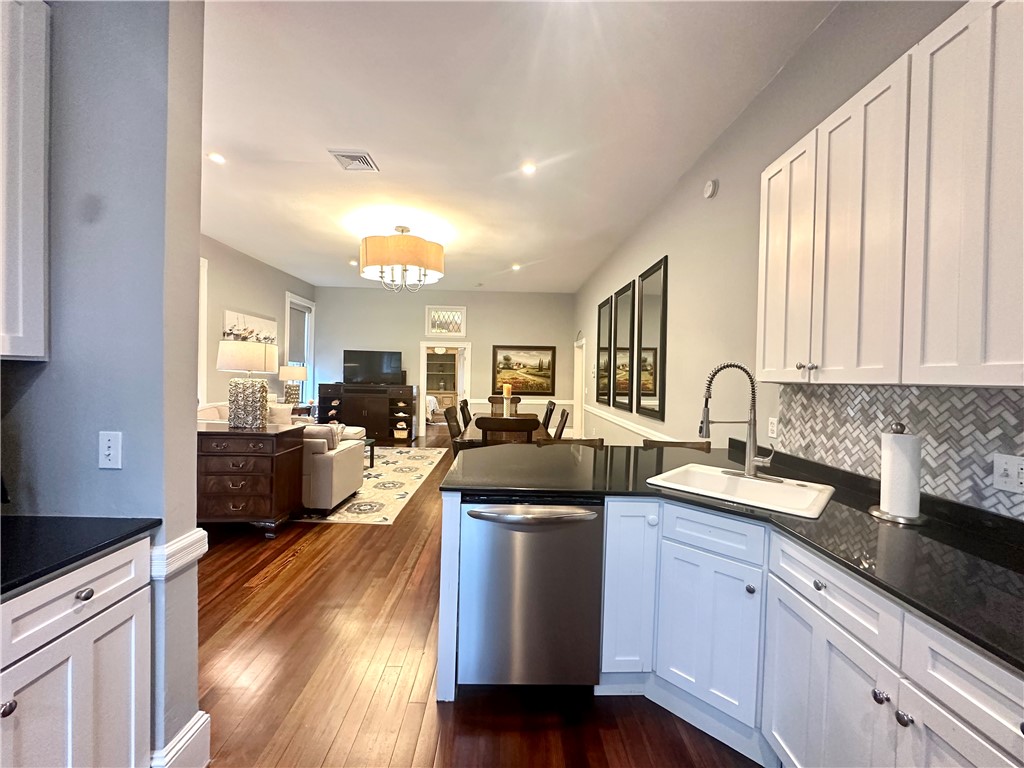 10 Young Street, Unit 2 Newport, RI 02840 - Photo 7 of 30