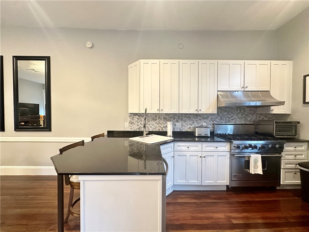 10 Young Street, Unit 2 Newport, RI 02840 - Photo 8 of 30