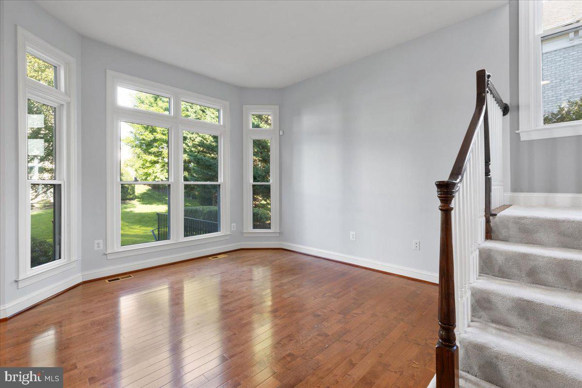 8441 Link Hills Loop Gainesville, VA 20155 - Photo 32 of 81