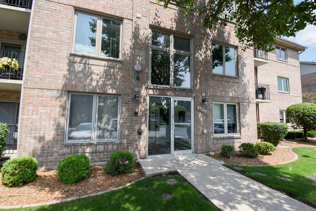 10278 SW Highway, Unit 1D Chicago Ridge, IL 60415 - Photo 1 of 16 Gallery Image 1