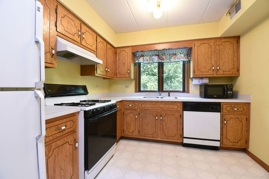 10278 SW Highway, Unit 1D Chicago Ridge, IL 60415 - Photo 6 of 16 Gallery Image 6