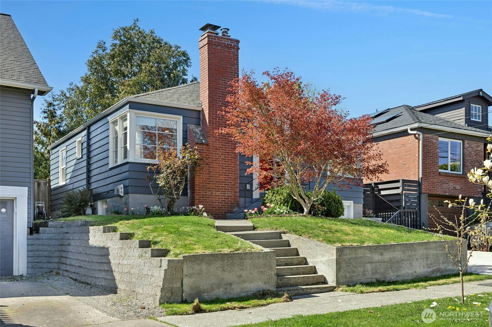 3919 Midvale Avenue North Seattle, WA 98103 - Photo 3 of 38 Gallery Image 3