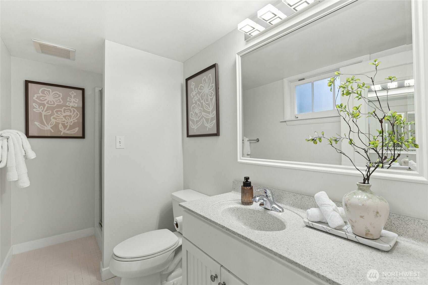 3919 Midvale Avenue North Seattle, WA 98103 - Photo 31 of 38 Gallery Image 31