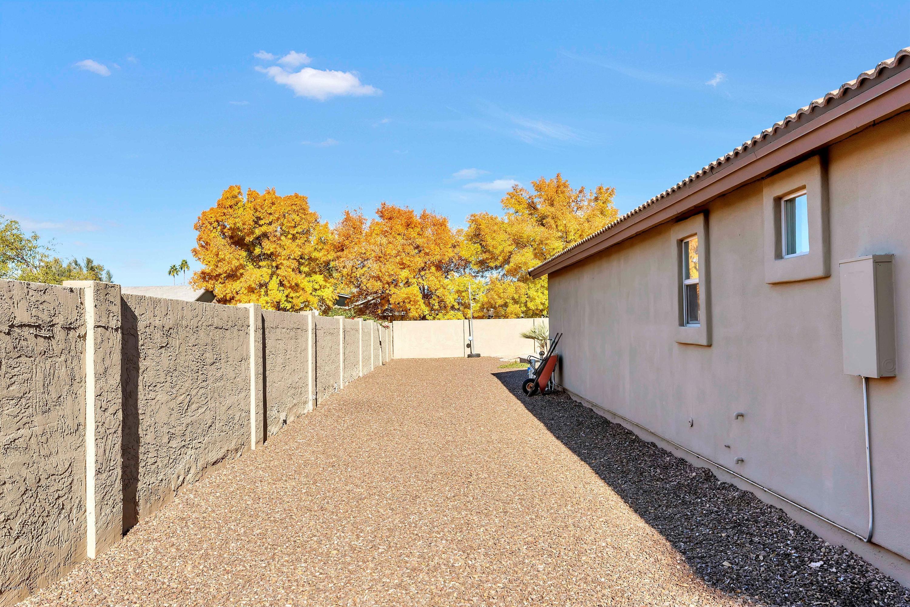 1028 East El Freda Road Tempe, AZ 85284 - Photo 34 of 44 1028 E El Freda Rd Tempe AZ-MLS_Size-038