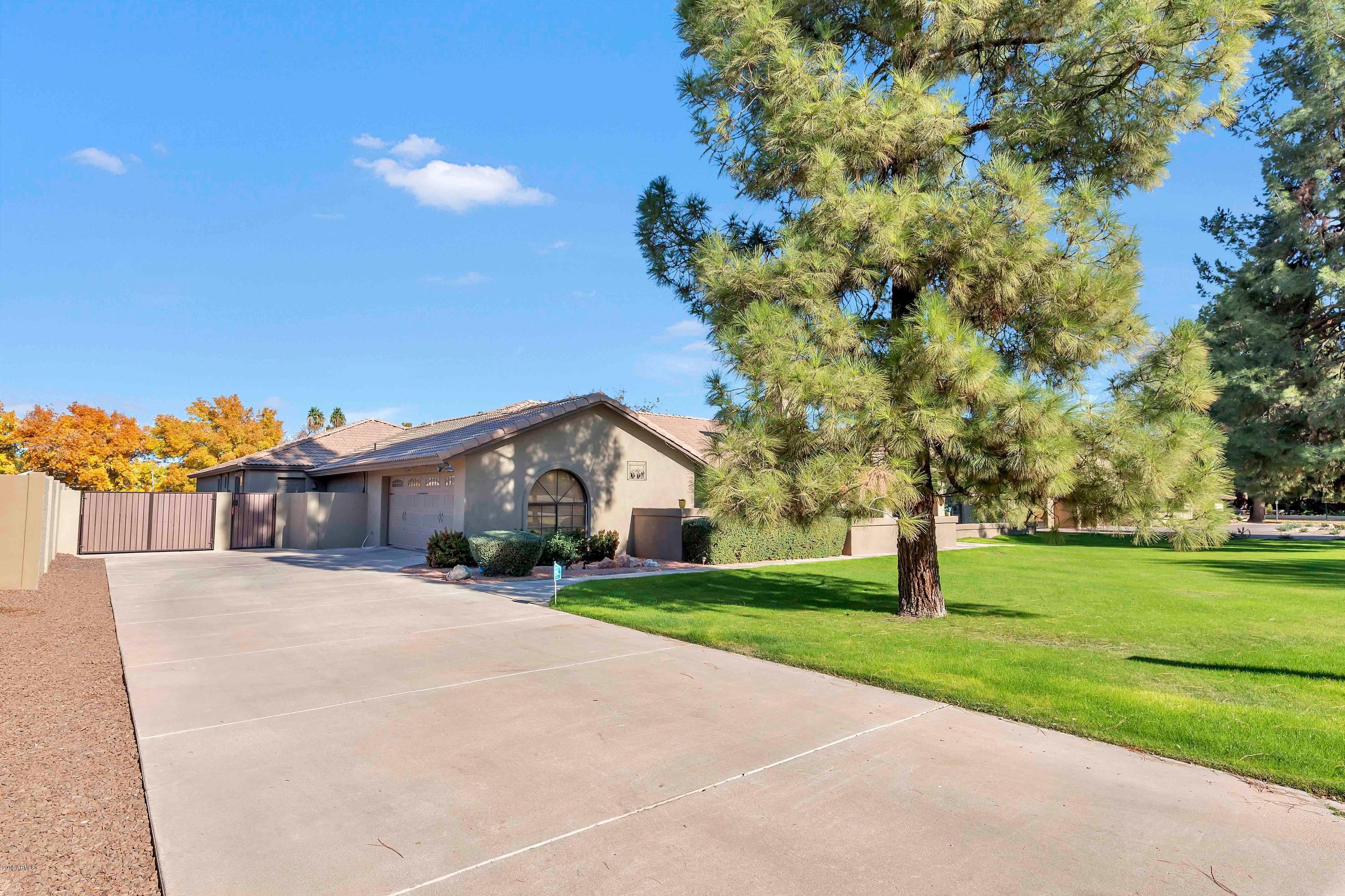 1028 East El Freda Road Tempe, AZ 85284 - Photo 4 of 44 1028 E El Freda Rd Tempe AZ-MLS_Size-004
