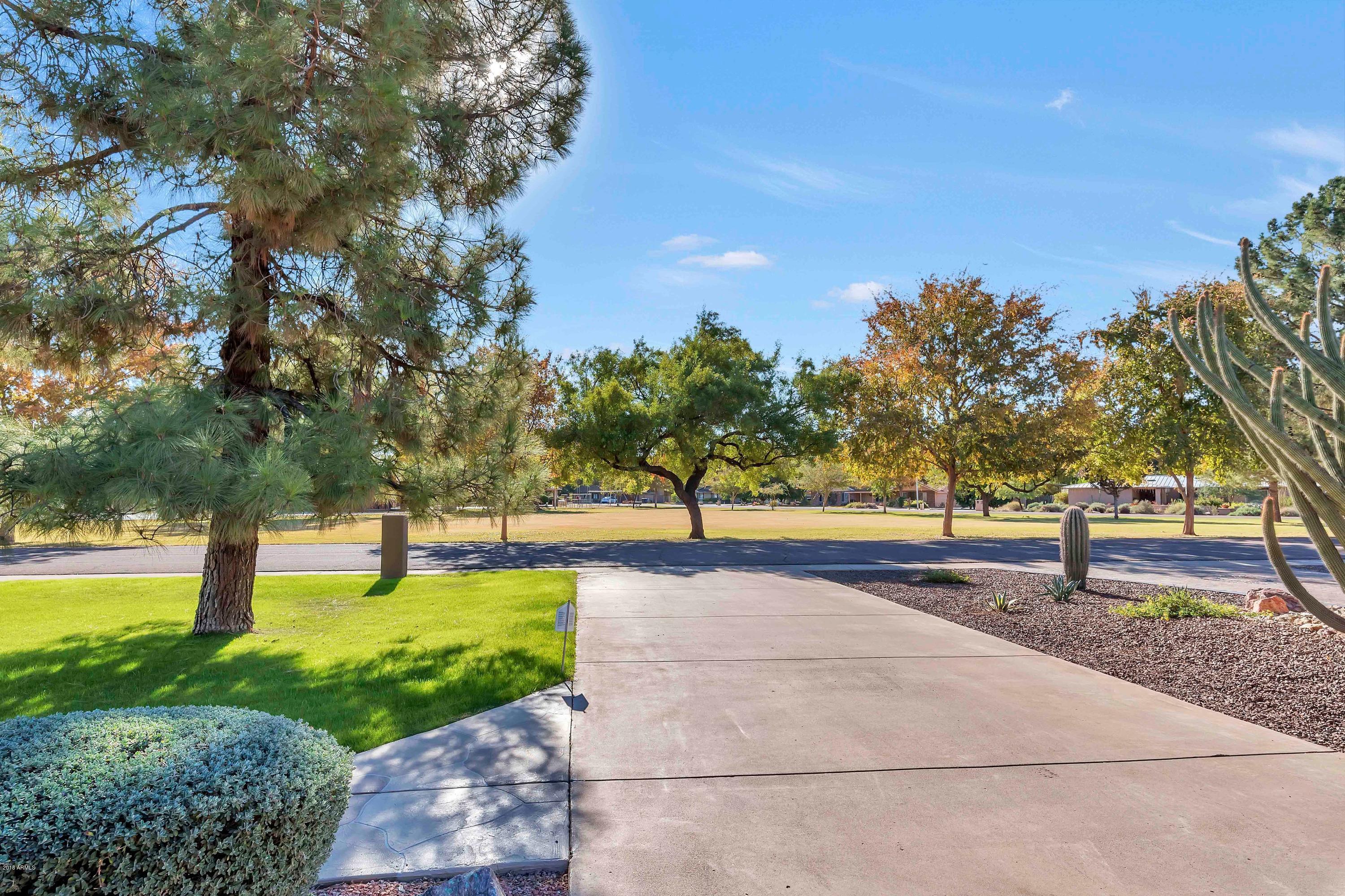 1028 East El Freda Road Tempe, AZ 85284 - Photo 6 of 44 1028 E El Freda Rd Tempe AZ-MLS_Size-006