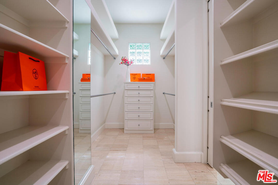 3367 Clerendon Road Beverly Hills, CA 90210 - Photo 19 of 28