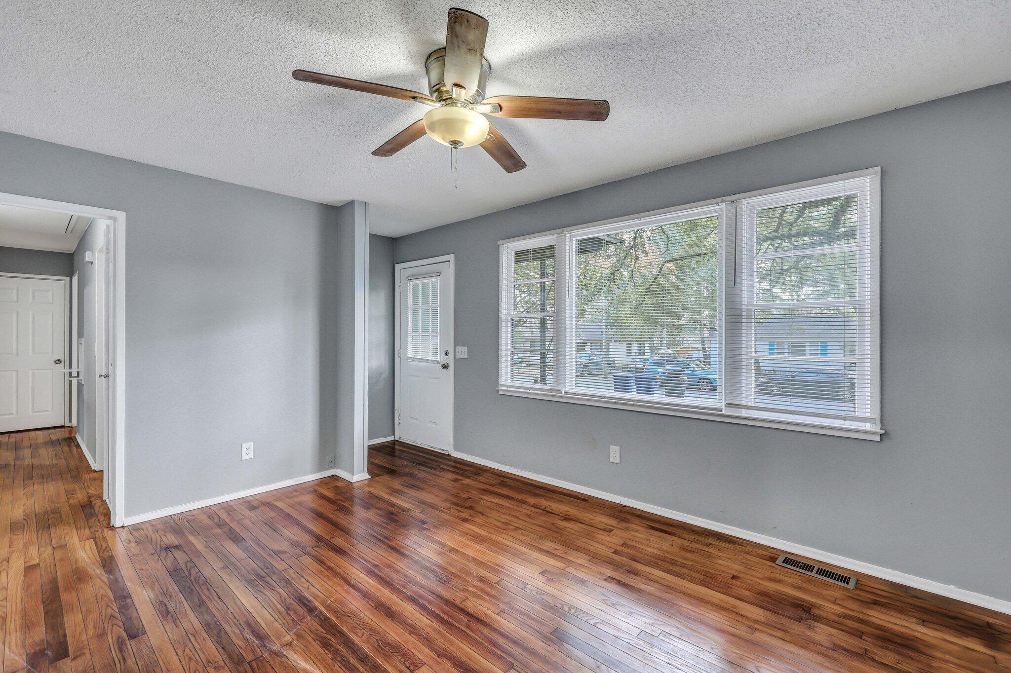 1652 Larry Street North Charleston, SC 29406 - Photo 6 of 23 1652 Larry Street