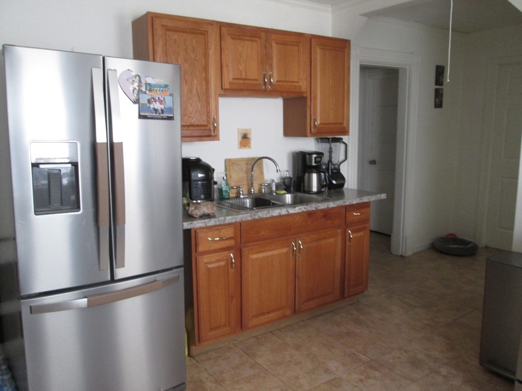 68-72 Mooreland Street Springfield, MA 01104 - Photo 15 of 36