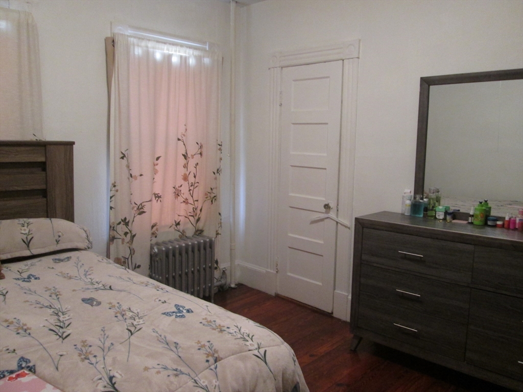 68-72 Mooreland Street Springfield, MA 01104 - Photo 19 of 36