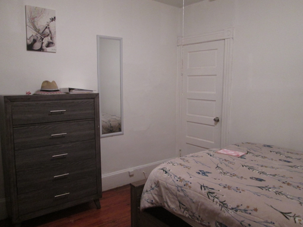 68-72 Mooreland Street Springfield, MA 01104 - Photo 20 of 36