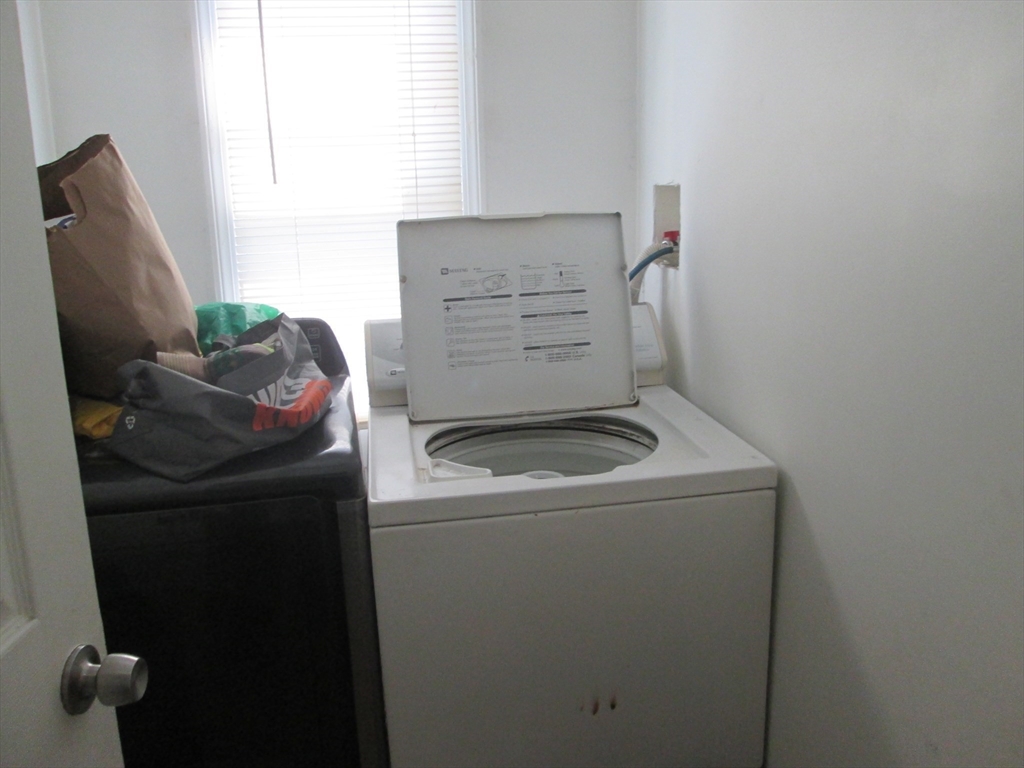 68-72 Mooreland Street Springfield, MA 01104 - Photo 30 of 36