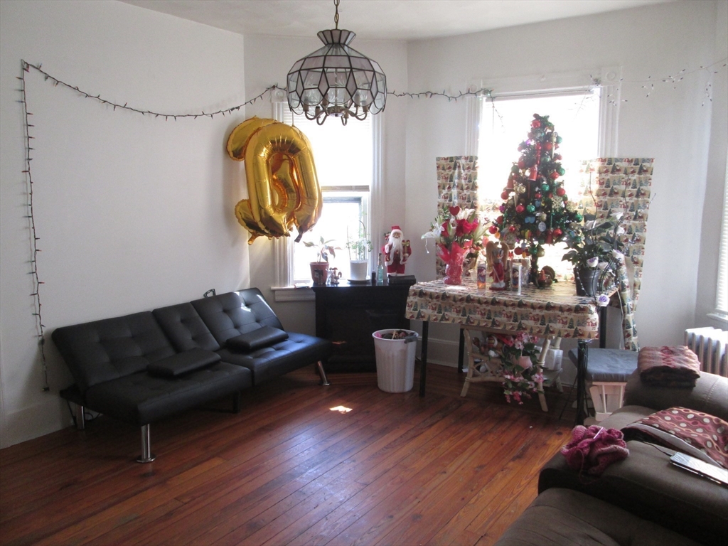 68-72 Mooreland Street Springfield, MA 01104 - Photo 6 of 36