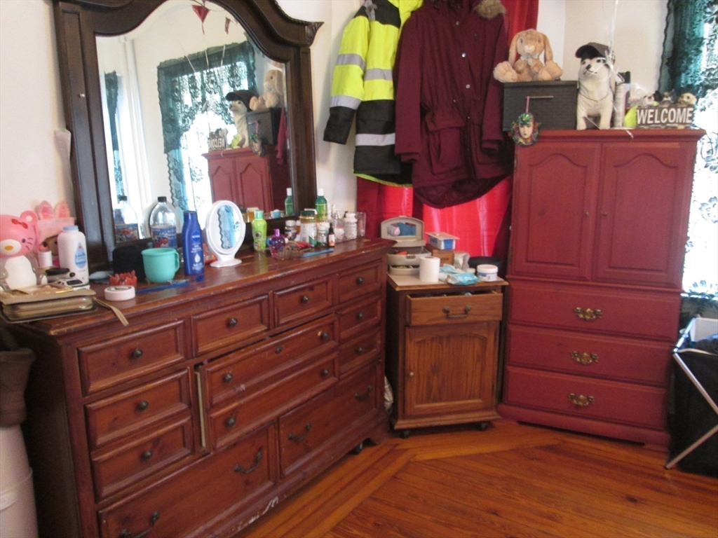 68-72 Mooreland Street Springfield, MA 01104 - Photo 8 of 36