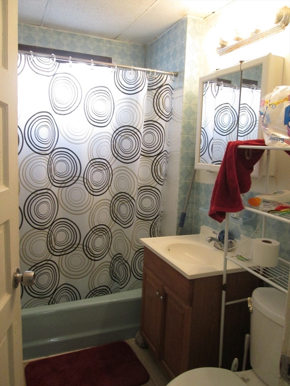 68-72 Mooreland Street Springfield, MA 01104 - Photo 10 of 36