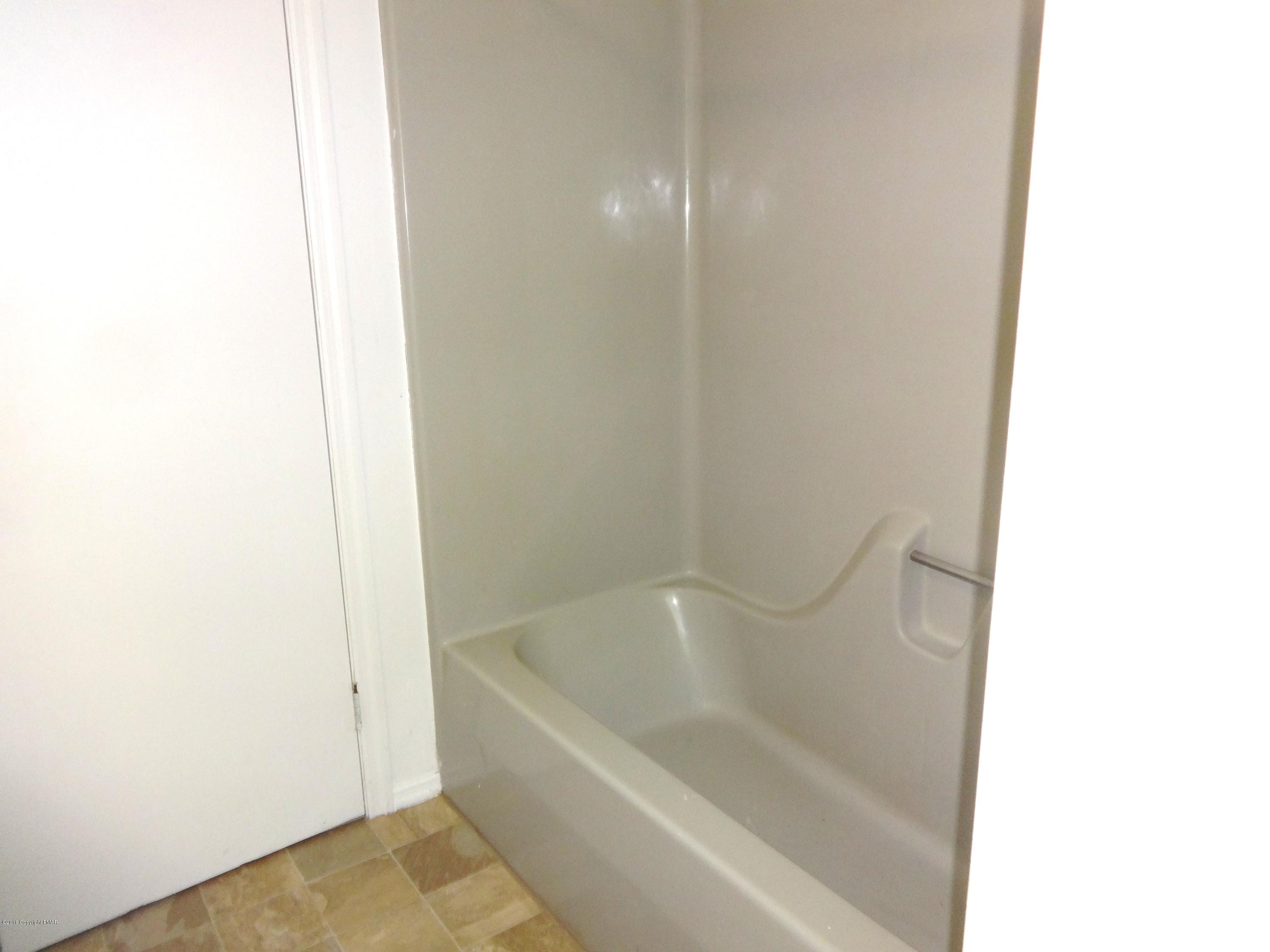 8142 Mayfair Road Tobyhanna, PA 18466 - Photo 20 of 27 main bath tub