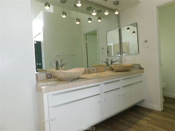 $5,200 | 5 Lakefront, Irvine, CA 92604