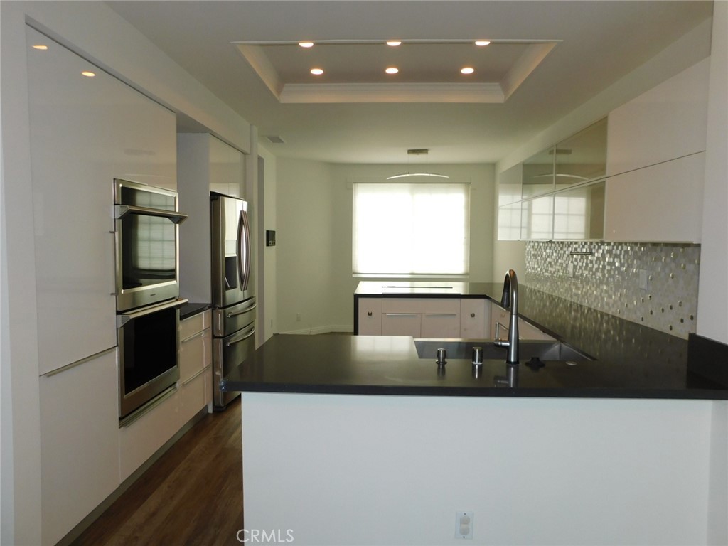 5 Lakefront Irvine, CA 92604 - Photo 10 of 33