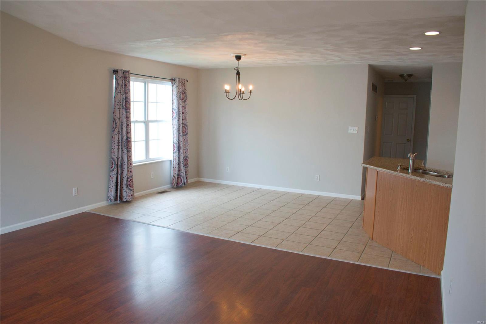 129 East Hunters Ridge Valmeyer, IL 62295 - Photo 8 of 51