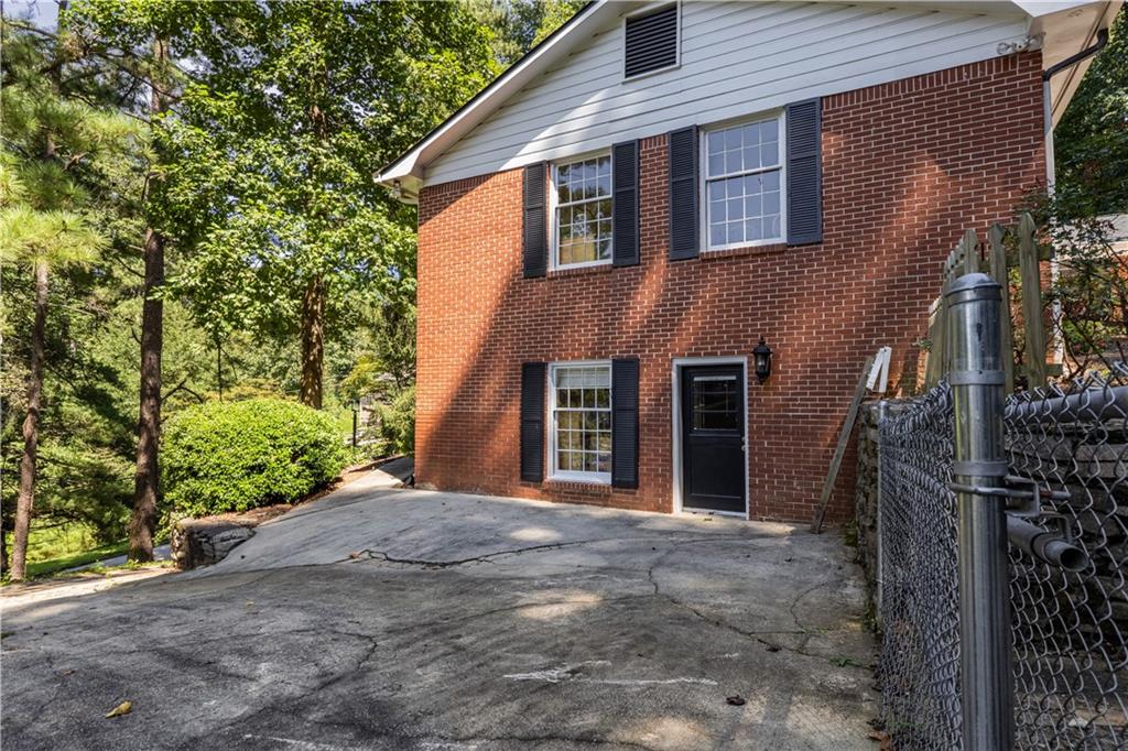 2713 Briarlake Road Northeast Atlanta, GA 30345 - Photo 5 of 49