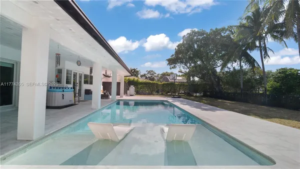$2,200,000 | 7501 Southwest 174th Street, Palmetto Bay, FL 33157