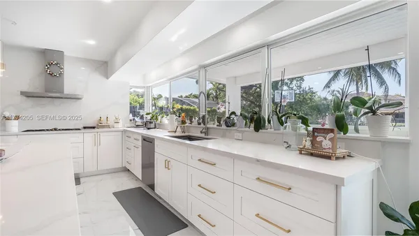 $2,200,000 | 7501 Southwest 174th Street, Palmetto Bay, FL 33157