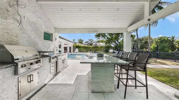 $2,200,000 | 7501 Southwest 174th Street, Palmetto Bay, FL 33157