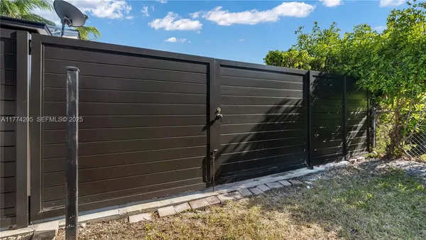 $2,200,000 | 7501 Southwest 174th Street, Palmetto Bay, FL 33157