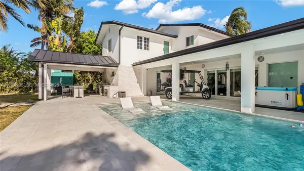 $2,200,000 | 7501 Southwest 174th Street, Palmetto Bay, FL 33157