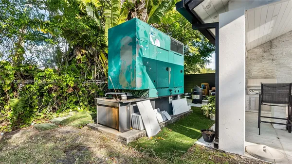 $2,200,000 | 7501 Southwest 174th Street, Palmetto Bay, FL 33157