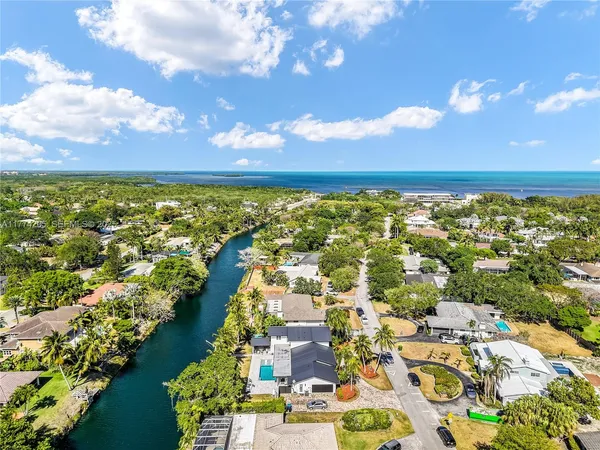 $2,200,000 | 7501 Southwest 174th Street, Palmetto Bay, FL 33157