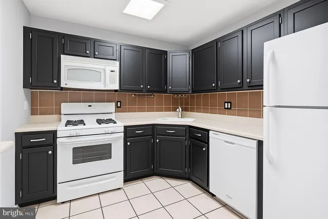 $2,000 | 1404 Woodhollow Drive, Marlton, NJ 08053