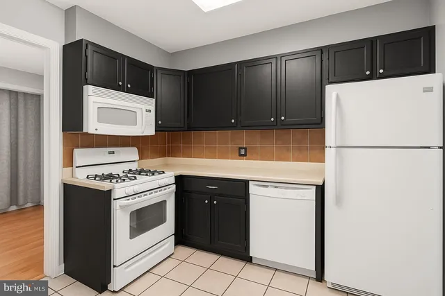 $2,000 | 1404 Woodhollow Drive, Marlton, NJ 08053