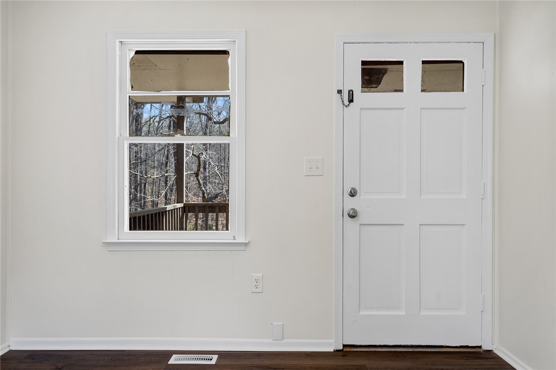 106 Ross Drive Starr, SC 29684 - Photo 3 of 32