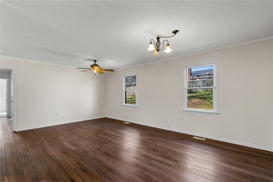 106 Ross Drive Starr, SC 29684 - Photo 8 of 32