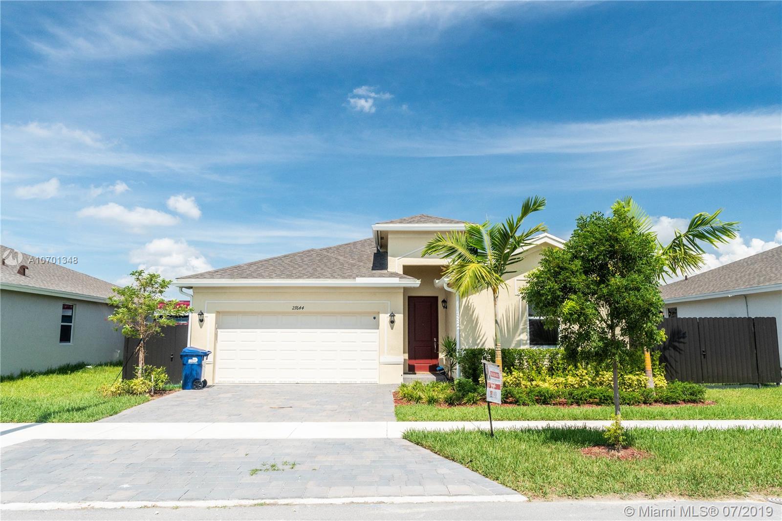 27644 Southwest 133rd Path Homestead, FL 33032 - Photo 5 of 31 Gallery Image 5