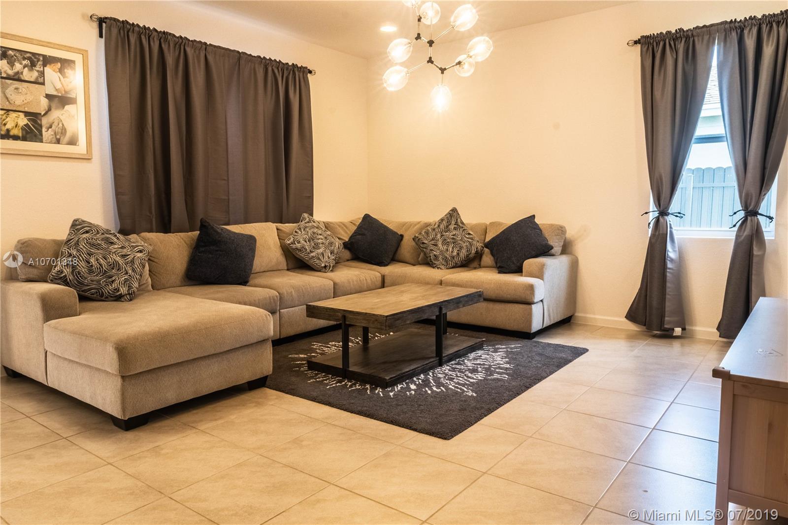 27644 Southwest 133rd Path Homestead, FL 33032 - Photo 7 of 31 Gallery Image 7