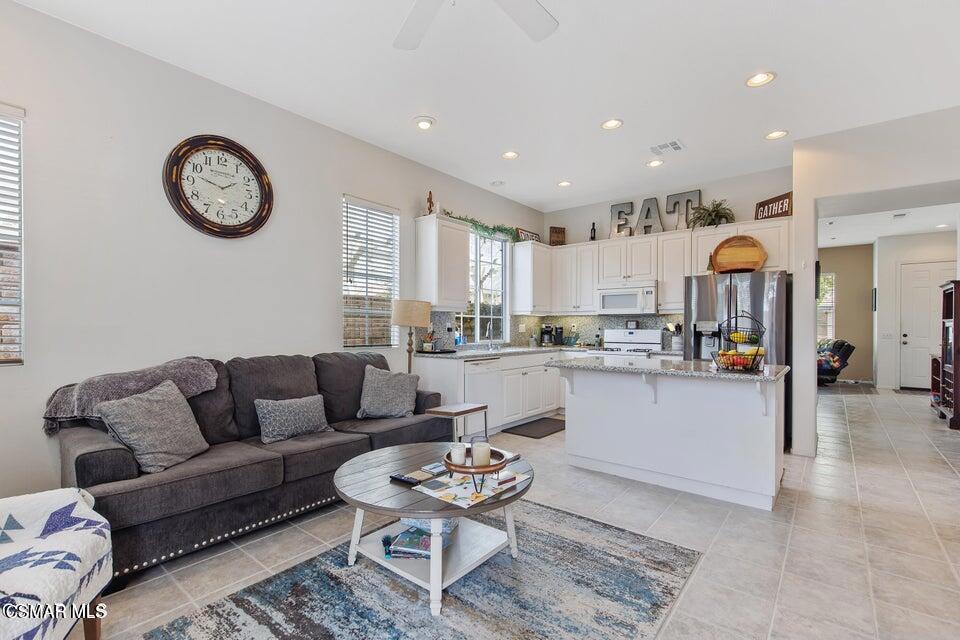 1477 Windmill Way Simi Valley, CA 93065 - Photo 8 of 18