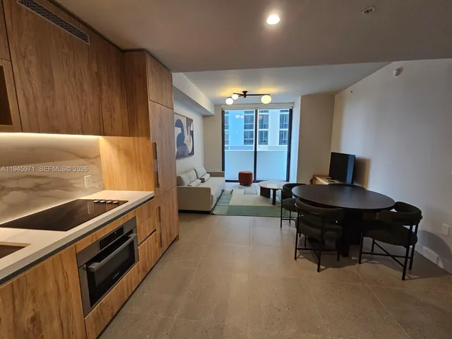 $3,100 | 11 Northeast 6th Street, Unit 211, Miami, FL 33132