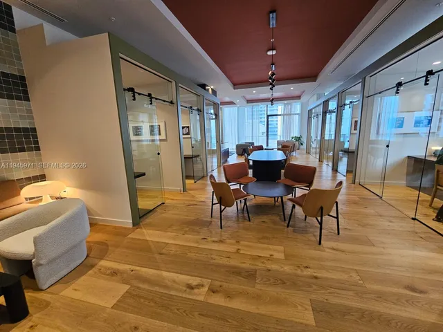 $3,100 | 11 Northeast 6th Street, Unit 211, Miami, FL 33132