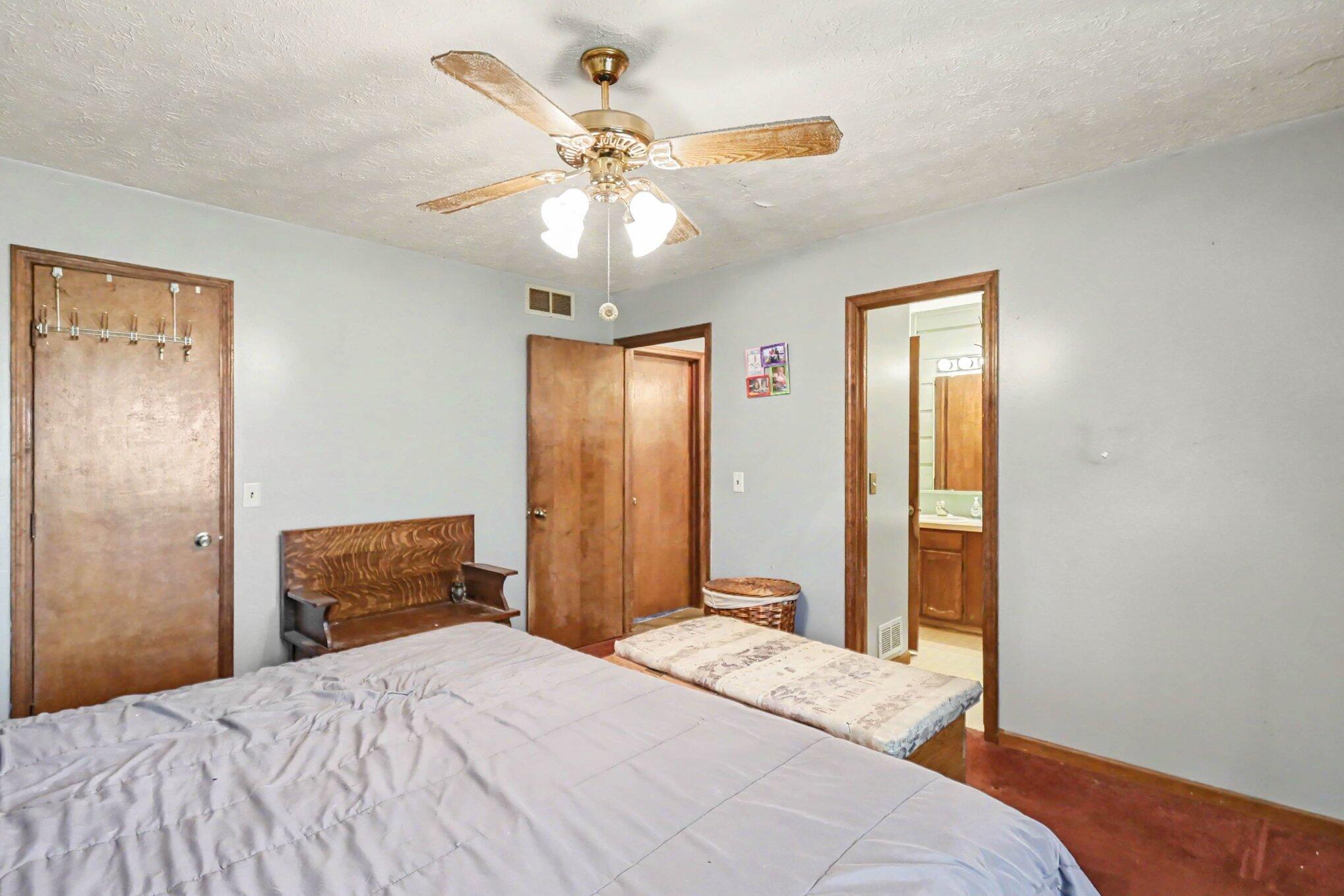 6002 Bishop Road Lansing, MI 48911 - Photo 12 of 19 013_file_6376