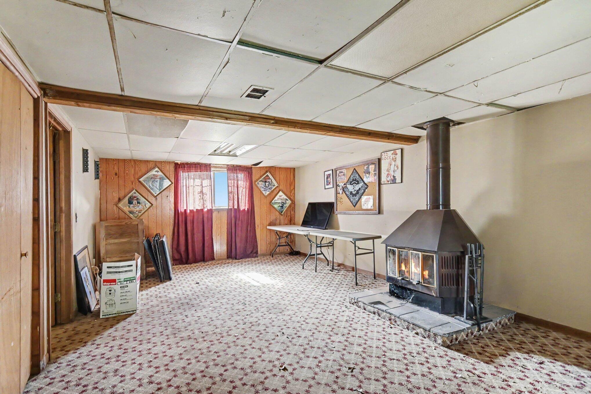 6002 Bishop Road Lansing, MI 48911 - Photo 14 of 19 015_file_6854