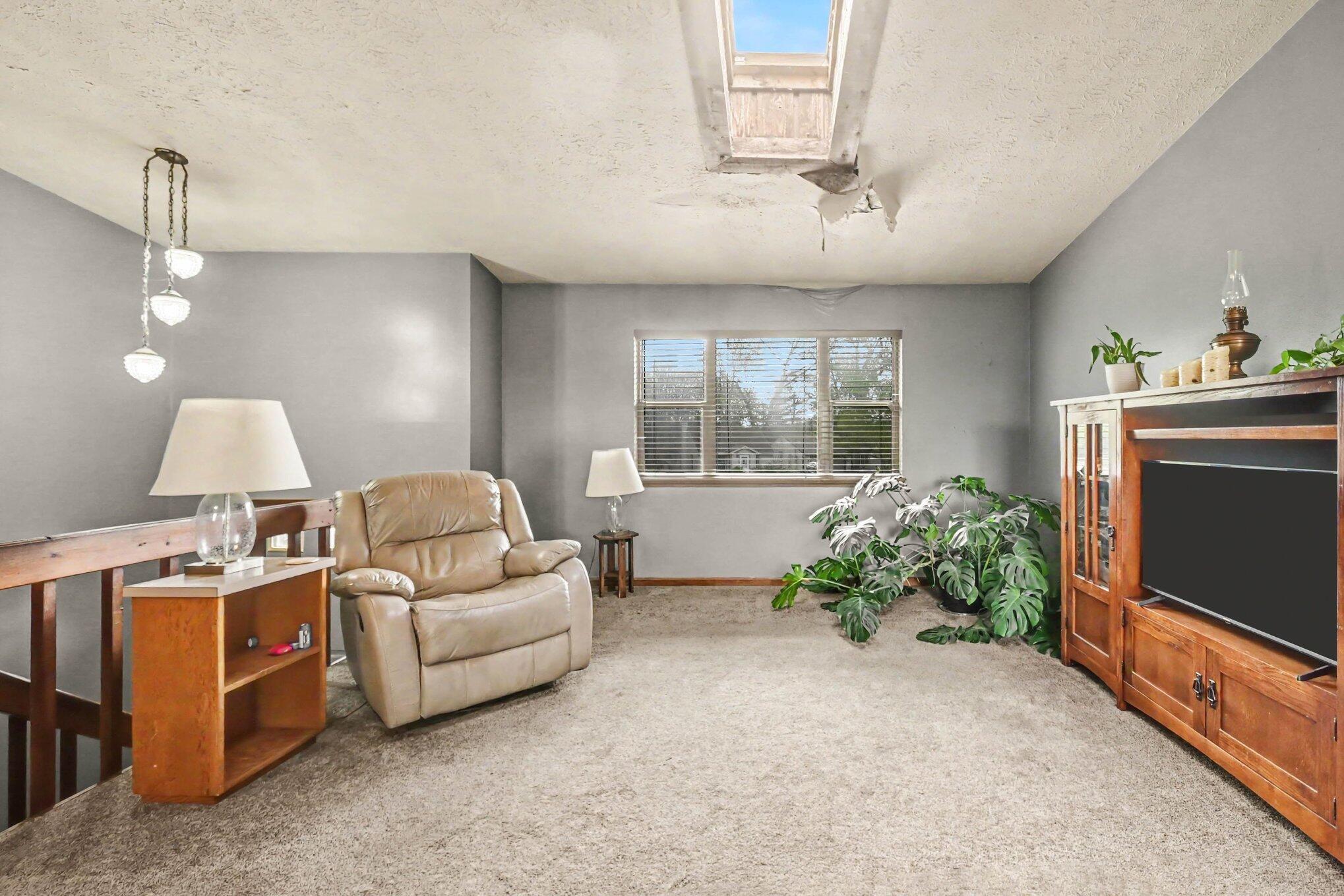 6002 Bishop Road Lansing, MI 48911 - Photo 4 of 19 005_file_9086