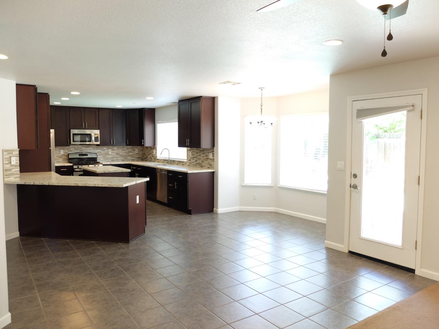 3304 Cardinal Flower Avenue Modesto, CA 95355 - Photo 10 of 48