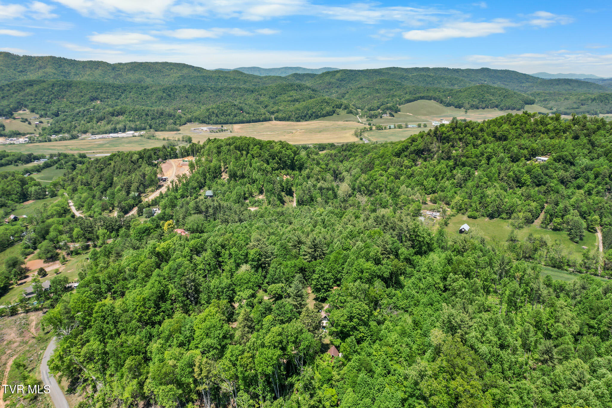 929 Noah Snyder Road Mountain City, TN 37683 - Photo 8 of 42 DJI_0011